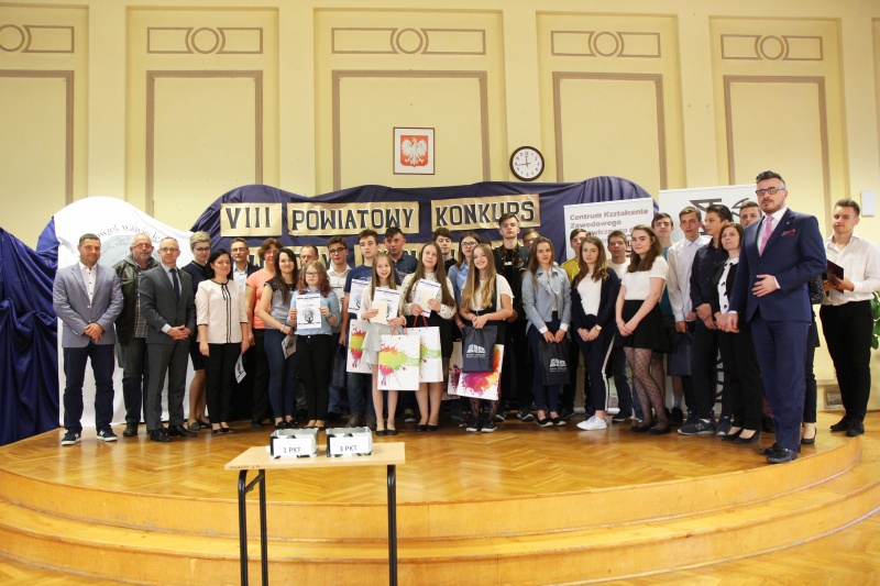 Młody człowiek w świecie pieniądza. Uczniowie SP 3 najlepsi w konkursie ekonomicznym