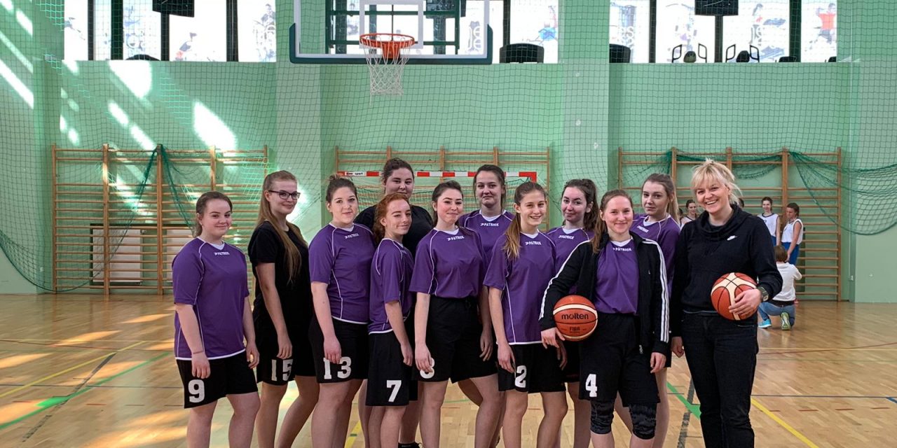 Koszykarki na podium