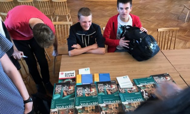 Kiermasz podręczników