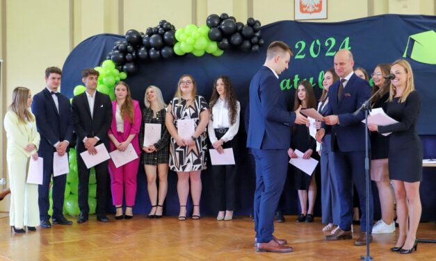 Pożegnanie maturzystów w ZSE