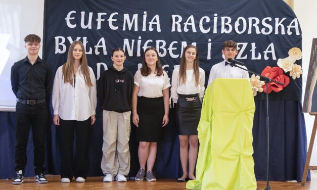 „Od historii prawdziwej, od dziejów minionych – nie uciekniesz…