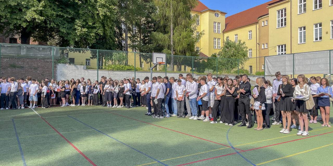 UROCZYSTE ZAKOŃCZENIE ROKU SZKOLNEGO 2024/2025